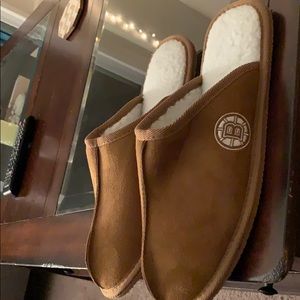 Bruins slippers